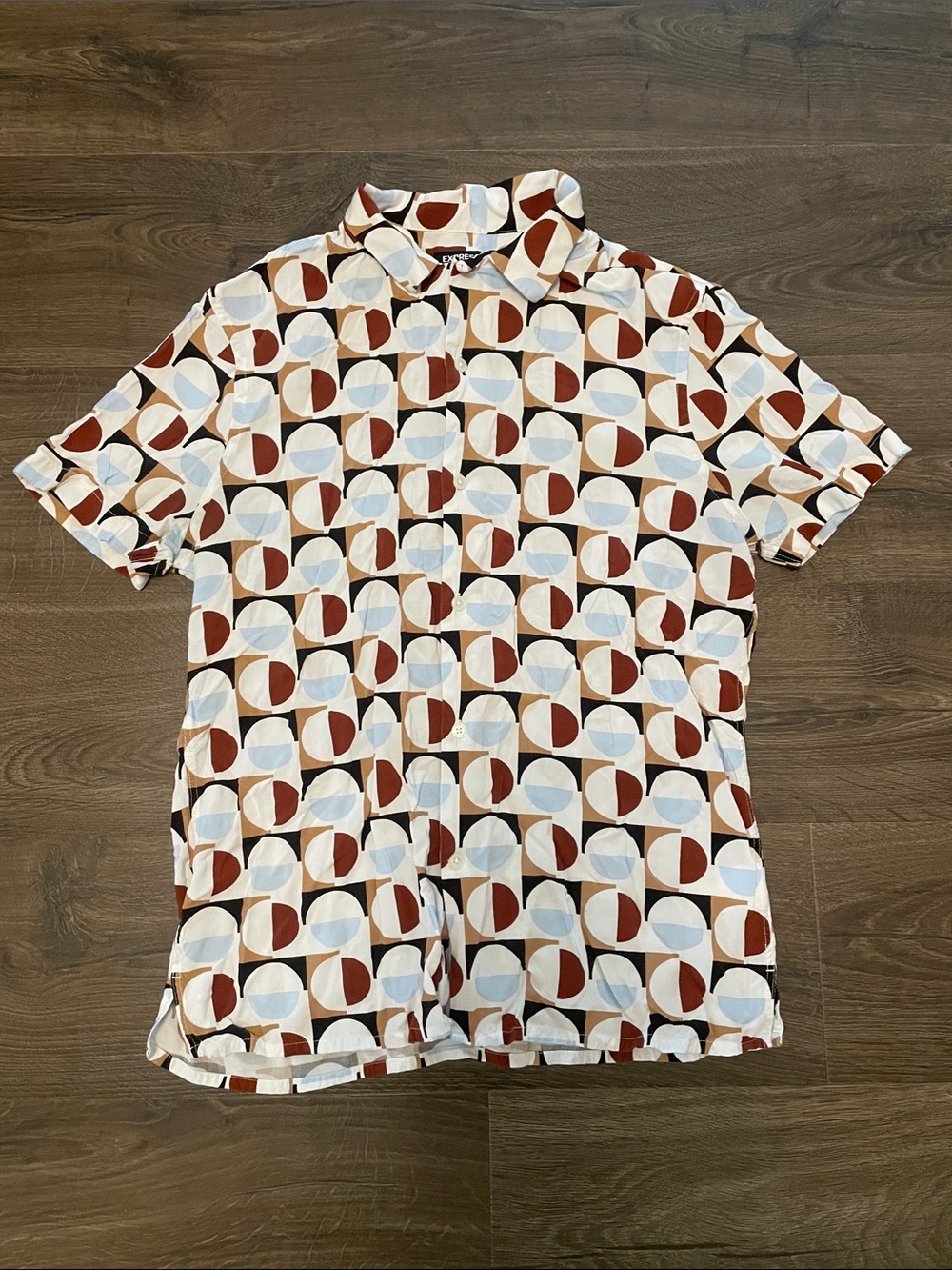 Express Short Sleeve Geometric Print Shirt - White, Brown, Light Blue Medium